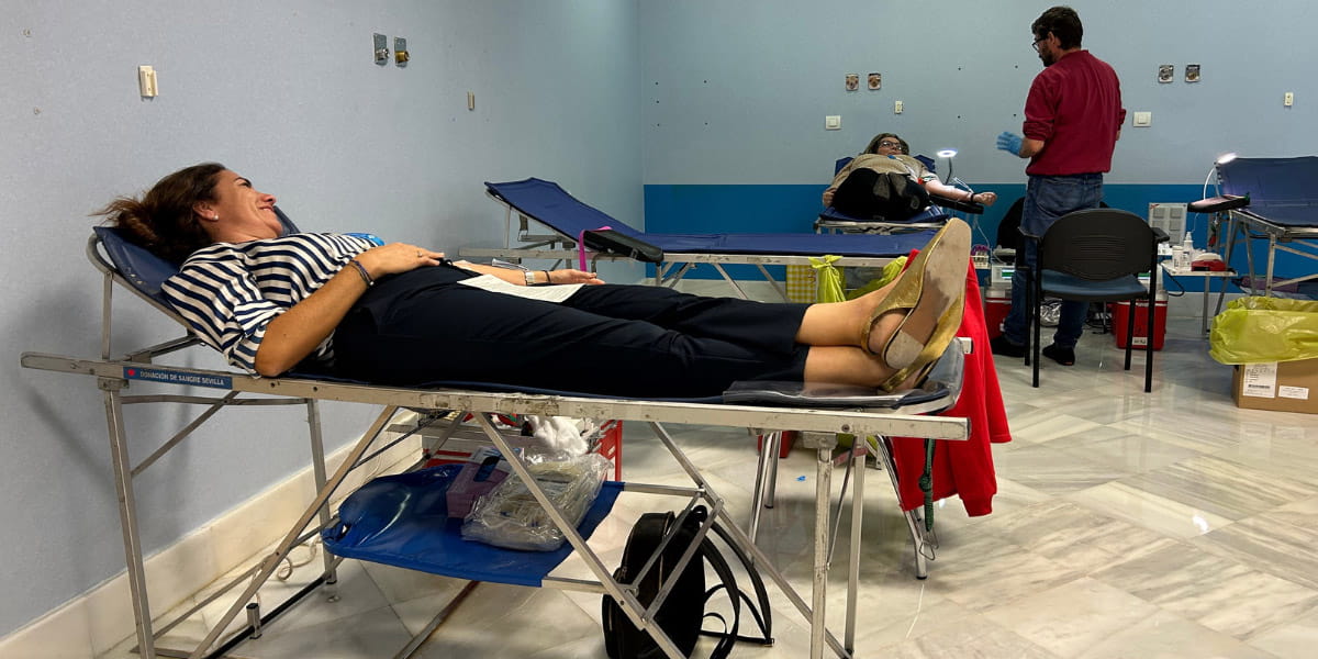 Campaña de donación de sangre en el Hospital San Juan de Dios El hospital San Juan de Dios de Sevilla se une a la campaña de donación de sangre “Si eres de sangre caliente, dónala”