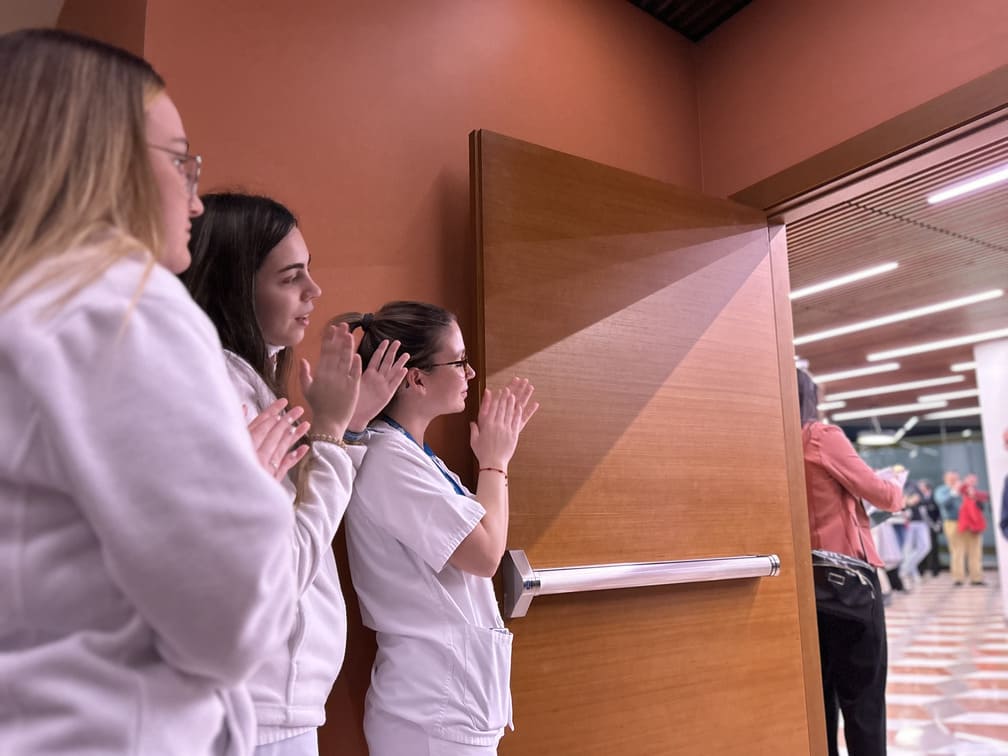 Autoridades inauguran el congreso en el Hospital San Juan de Dios de Sevilla Celebrado el III Congreso de Sanitarios y Hermandades organizado por el 061