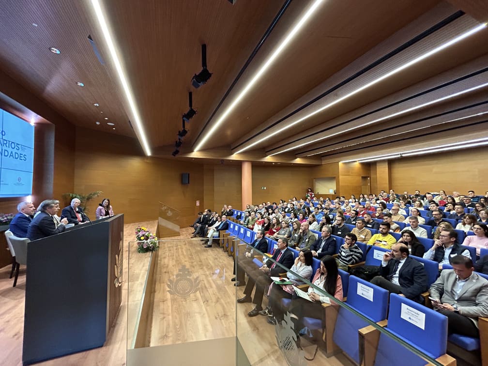 Autoridades inauguran el congreso en el Hospital San Juan de Dios de Sevilla Celebrado el III Congreso de Sanitarios y Hermandades organizado por el 061